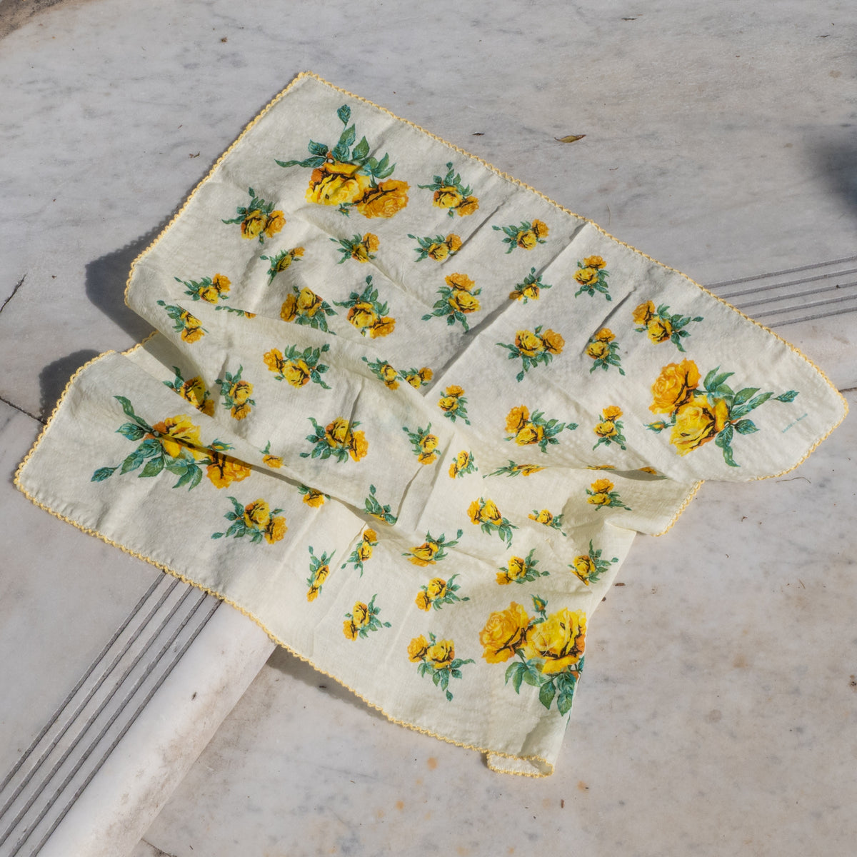 VINTAGE ROSES COTTON RAYON SCARF