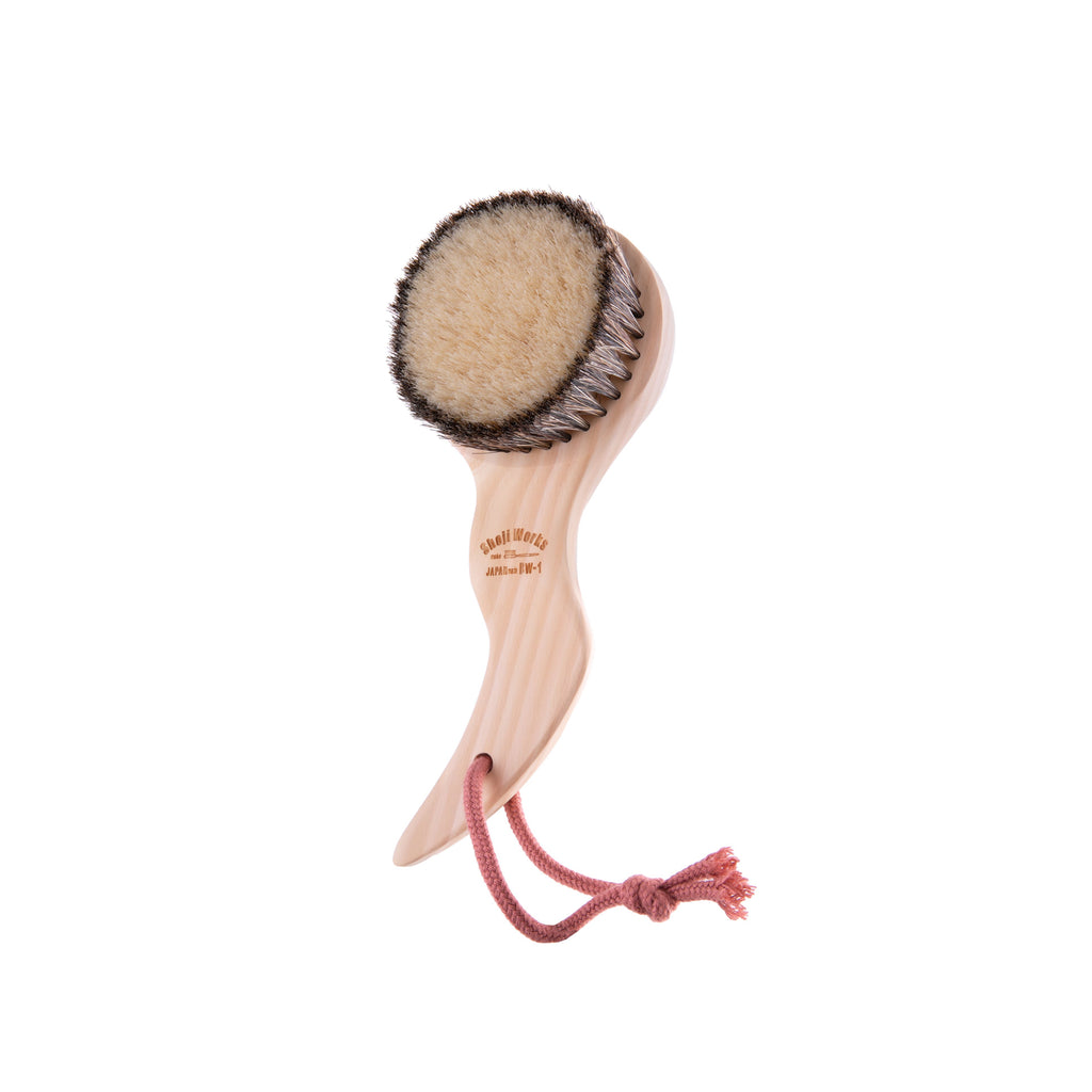  A way to refresh and invigorate body and mind. This light-colored short Japanese cypress handle with white and brown horsehair brush is all natural, beautifully designed and will leave your skin glowing! Brush length: 8" Brush diameter: 3" Cypress wood handle, bristles of white and brown horsehair. Made in Japan.