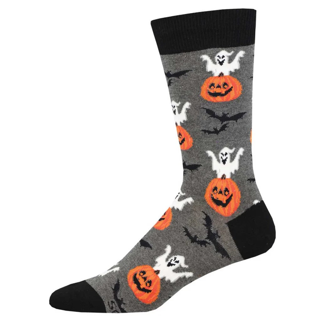 In charcoal grey and decorated with these familiar Halloween friends, these socks will look super cute with any costume or shoes you pair them with. Or if you don't have a costume, just throw these on! Material: 63% Cotton, 35% Nylon, 2% Spandex Sizing: Fits Women's Shoe Size 10.5+ and Men's Shoe Size 7-12.5