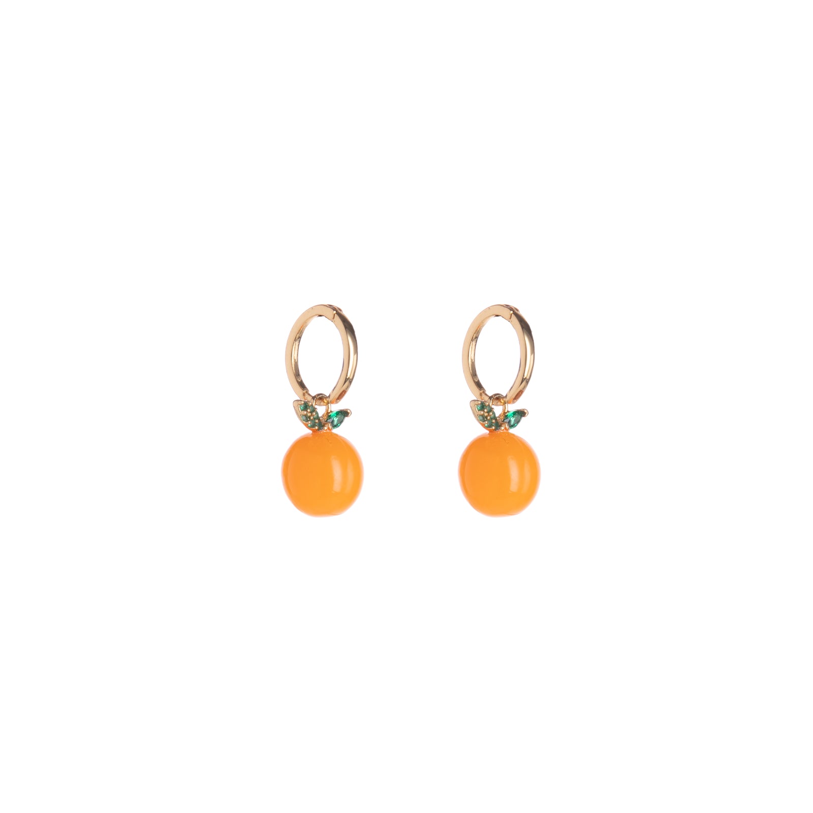 With a refreshing resin orange, these orange drop huggie earrings will bring some citrus charm to your look. And with CZ green enamel leaves, these cuties are eye-catching while bringing some subtle glam. Material: Brass, CZ, Enamel Dimensions: Approx. 1" Length, 0.4" Width Huggie hoop closure Lead and Nickel-free