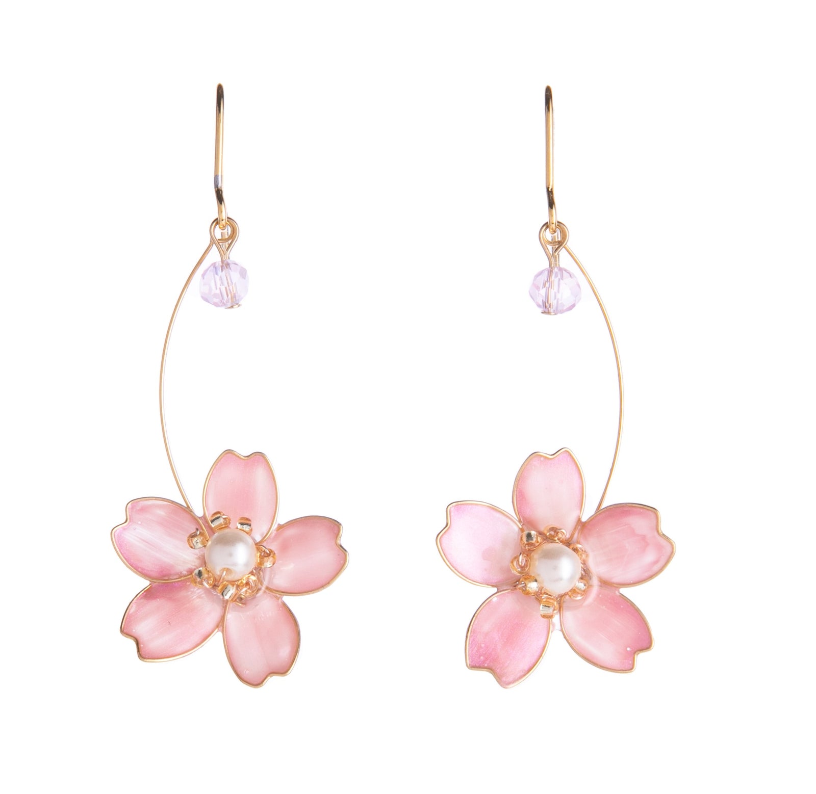 Pretend you are walking among the cherry blossoms when you wear these Sakura drop earrings! In pink or blue, these earrings feature a Sakura with a faux pearl.