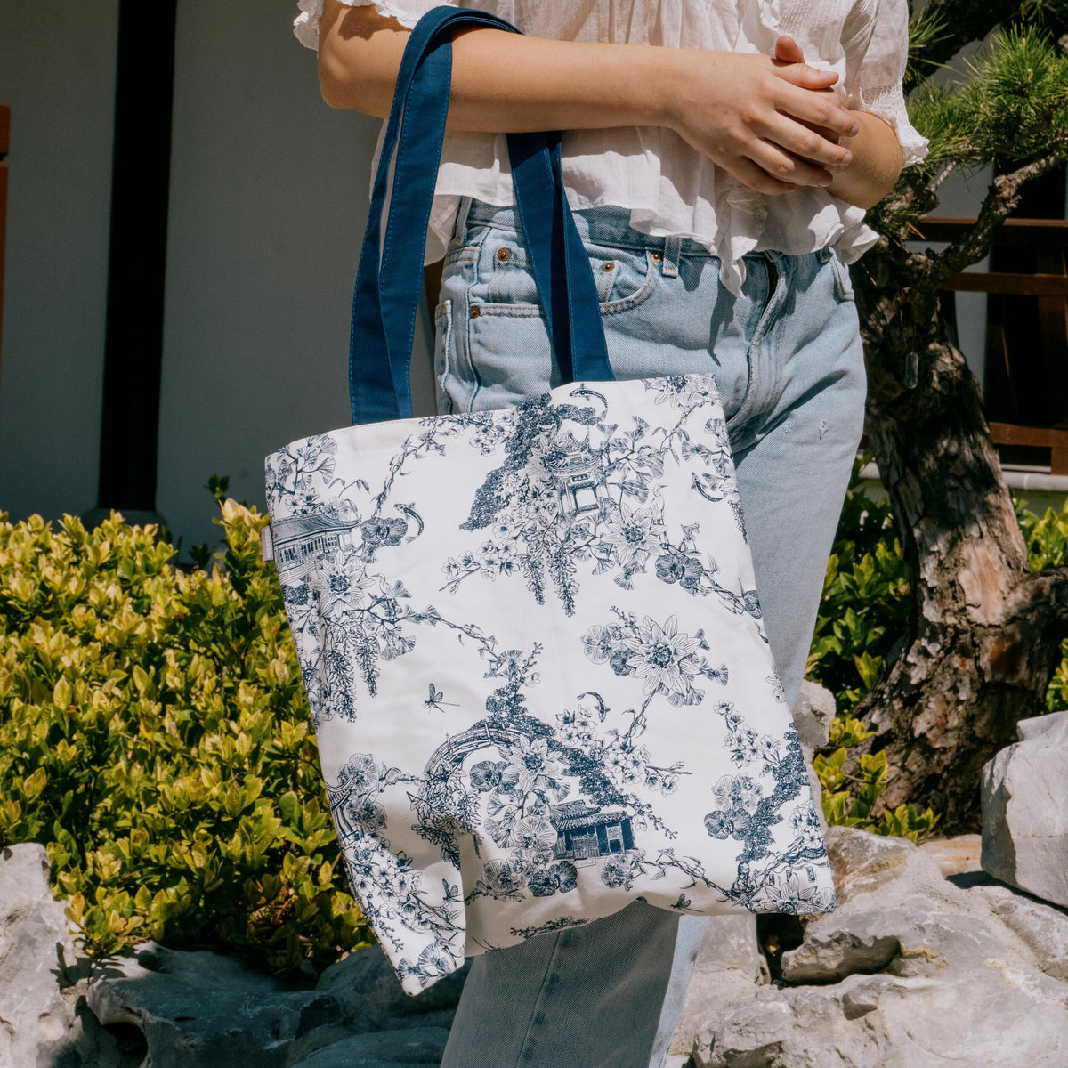 ASIAN GARDENS TOILE TOTE
