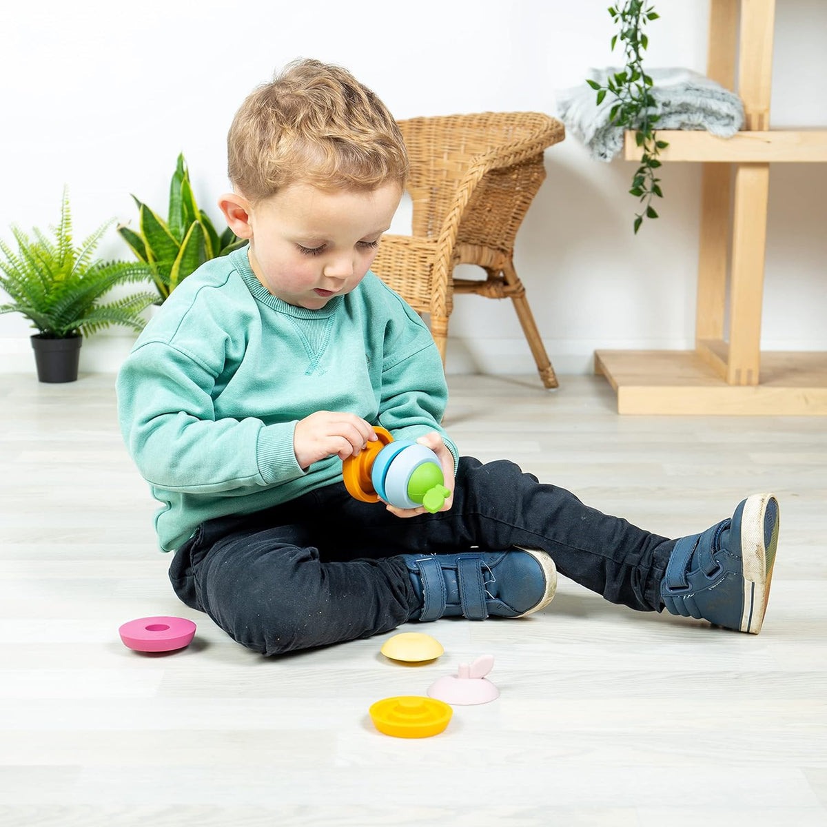 STACKING APPLE AND PEAR PLAYSET
