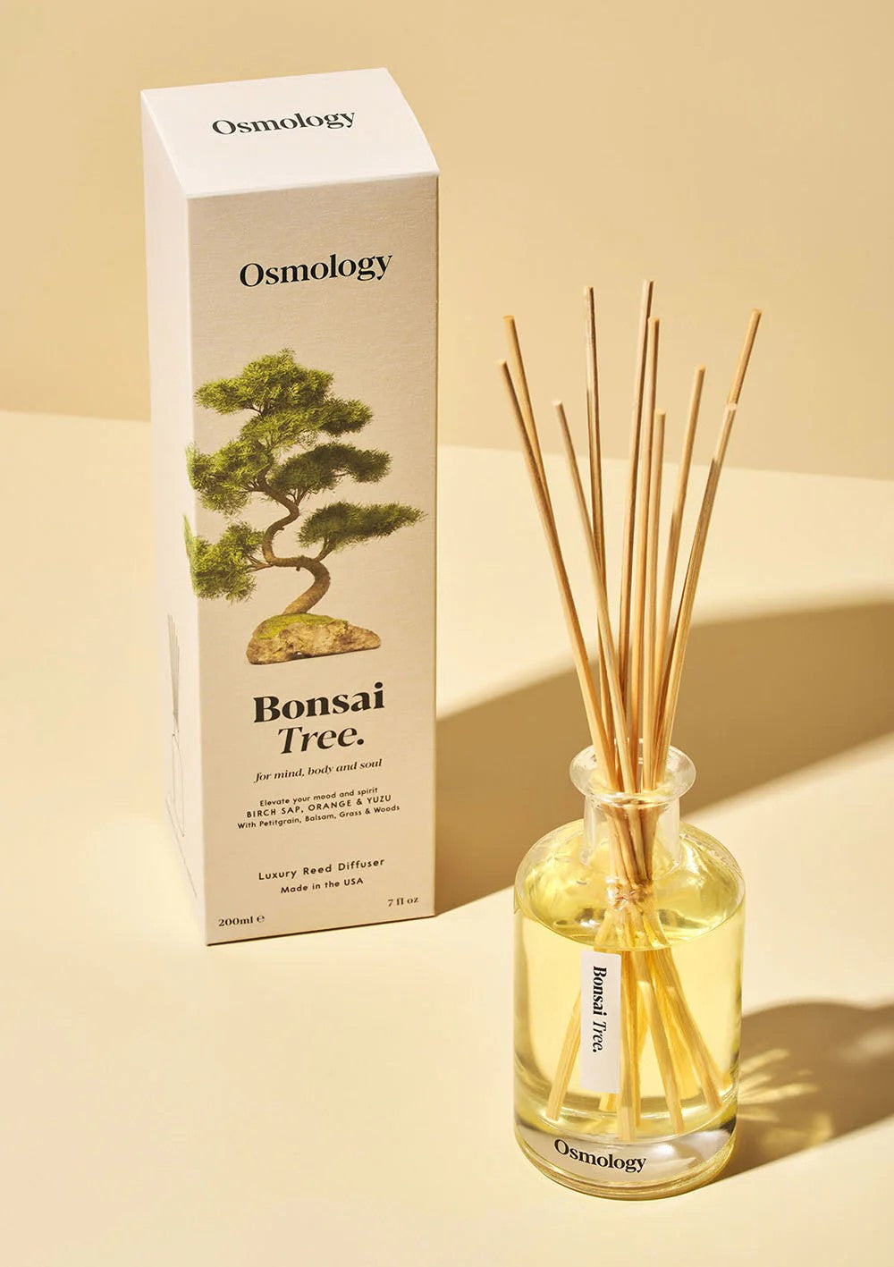 Packed with lush-green and earthy notes combined with juicy citrus. This fresh and luxurious Bonsai Tree reed diffuser has the perfect scent notes to relieve stress and boost any mood. Perfect for bathrooms and kitchens. Top notes - Orange, Grass, Yuzu. 7fl oz. Natural Reeds last up to 4 months. Made in California USA.