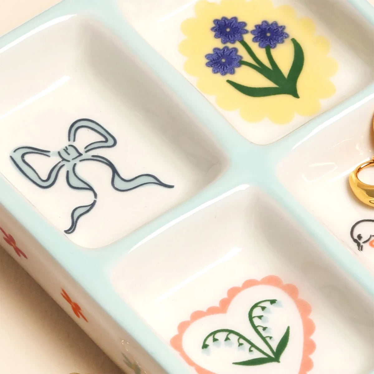 BOWS AND BLOOMS CERAMIC TRINKET TRAY