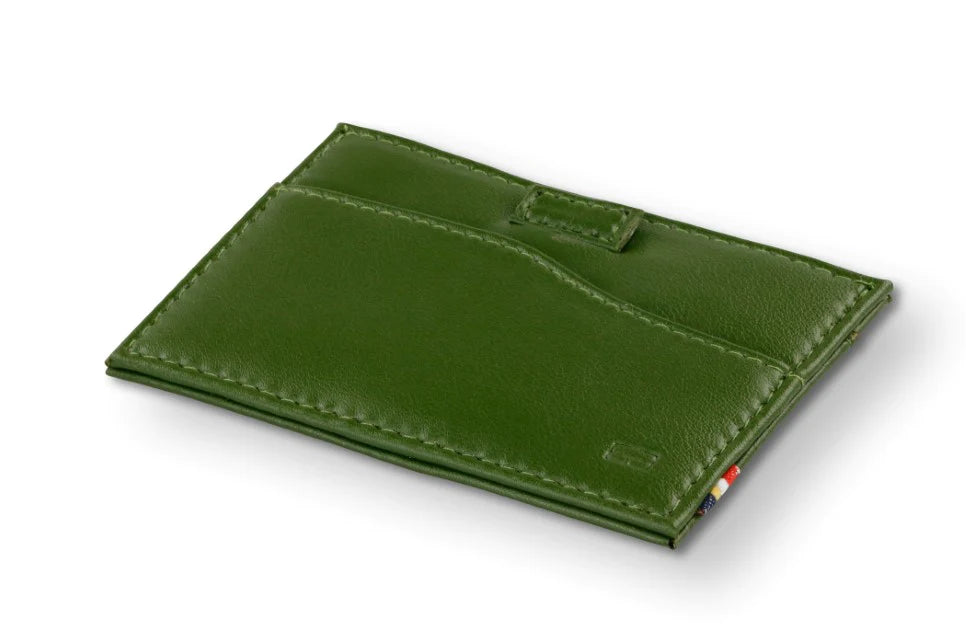 This vegan cactus leather card holder, in a striking forest green color is stylish and practical, it can hold up to 7 cards in non-slip card slots. This wallet is equipped with RFID protection and gives quick access to all your cards. 4.13 X 2.95 X 0.19 inches. Stores cards, banknotes, receipts and business cards.