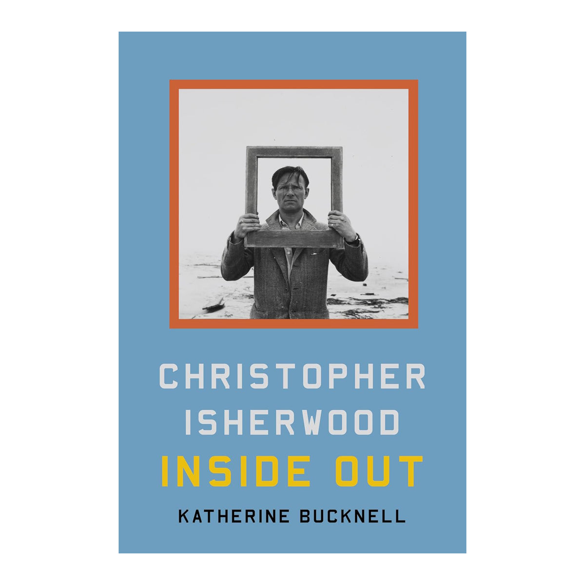 Book cover of 'Christopher Isherwood Inside Out' by Katherine Bucknell with a blue background and black and white photo.