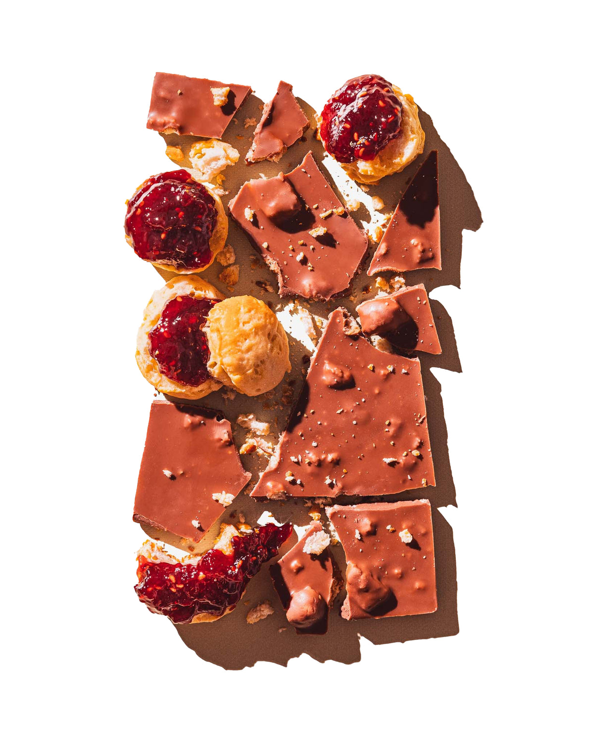 SCONES AND JAM MILK CHOCOLATE BAR