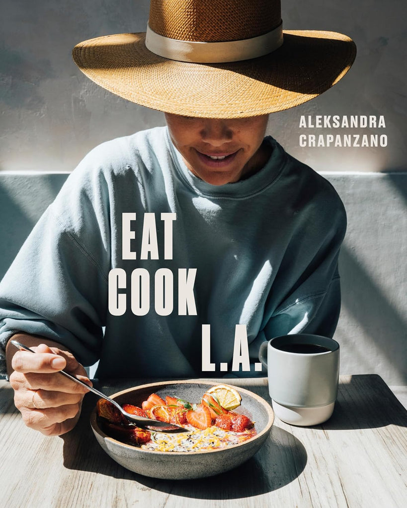 An intimate culinary portrait of Los Angeles today—a city now recognized among food lovers for its booming, vibrant, international restaurant landscape—with 100 recipes from its restaurants, juice bars, coffee shops, cocktail lounges, food trucks, and hole-in-the-wall gems.