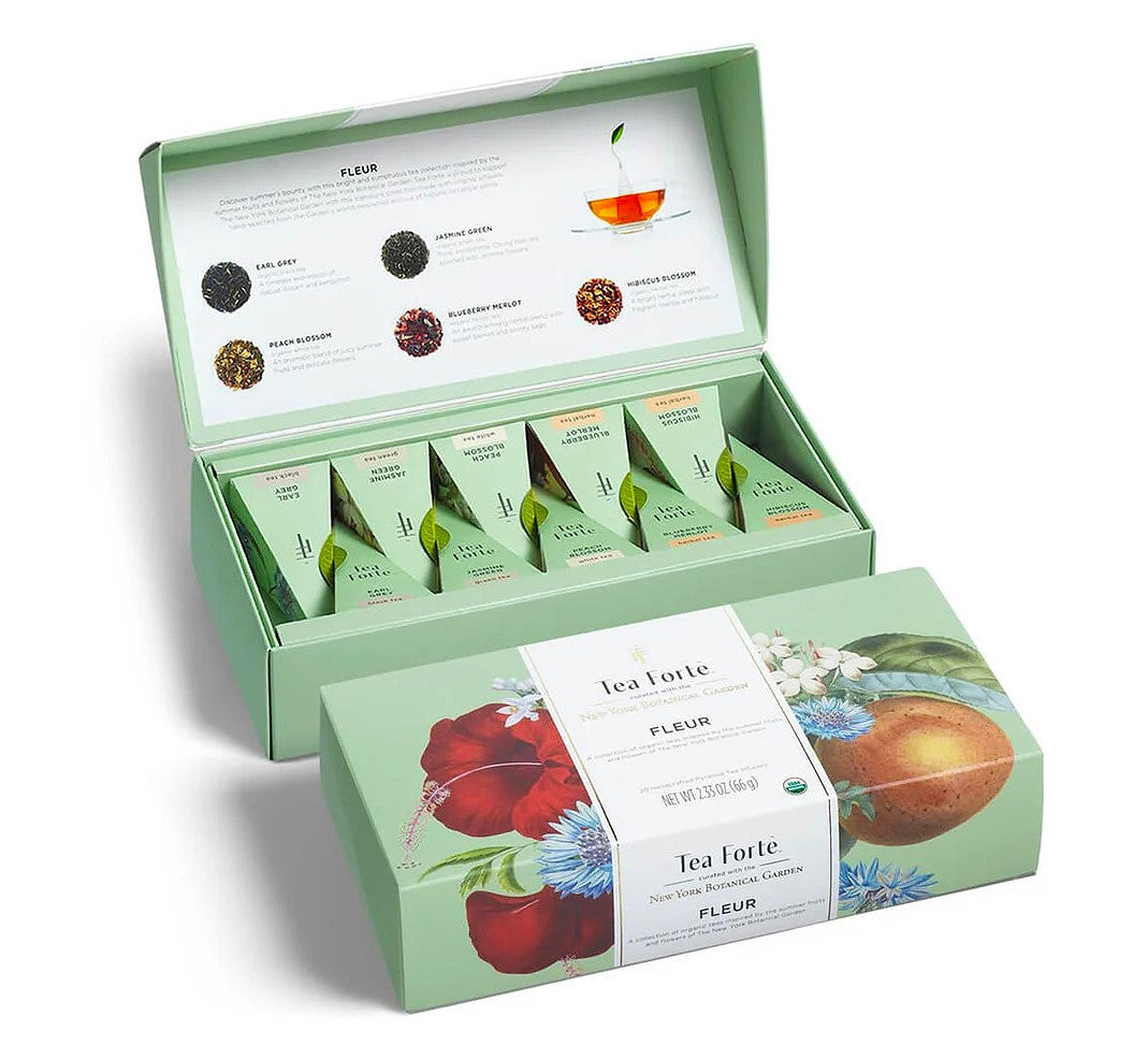Curated in collaboration with The New York Botanical Garden, the Fleur collection evokes the scents of The New York Botanical Garden on a summer day, surrounded by a lush curation of flowers and fruits. An array of green, white, black and herbal teas join an organic harvest of peach, blueberry, jasmine and hibiscus, culminating in an elegant quintet of floral blends. 