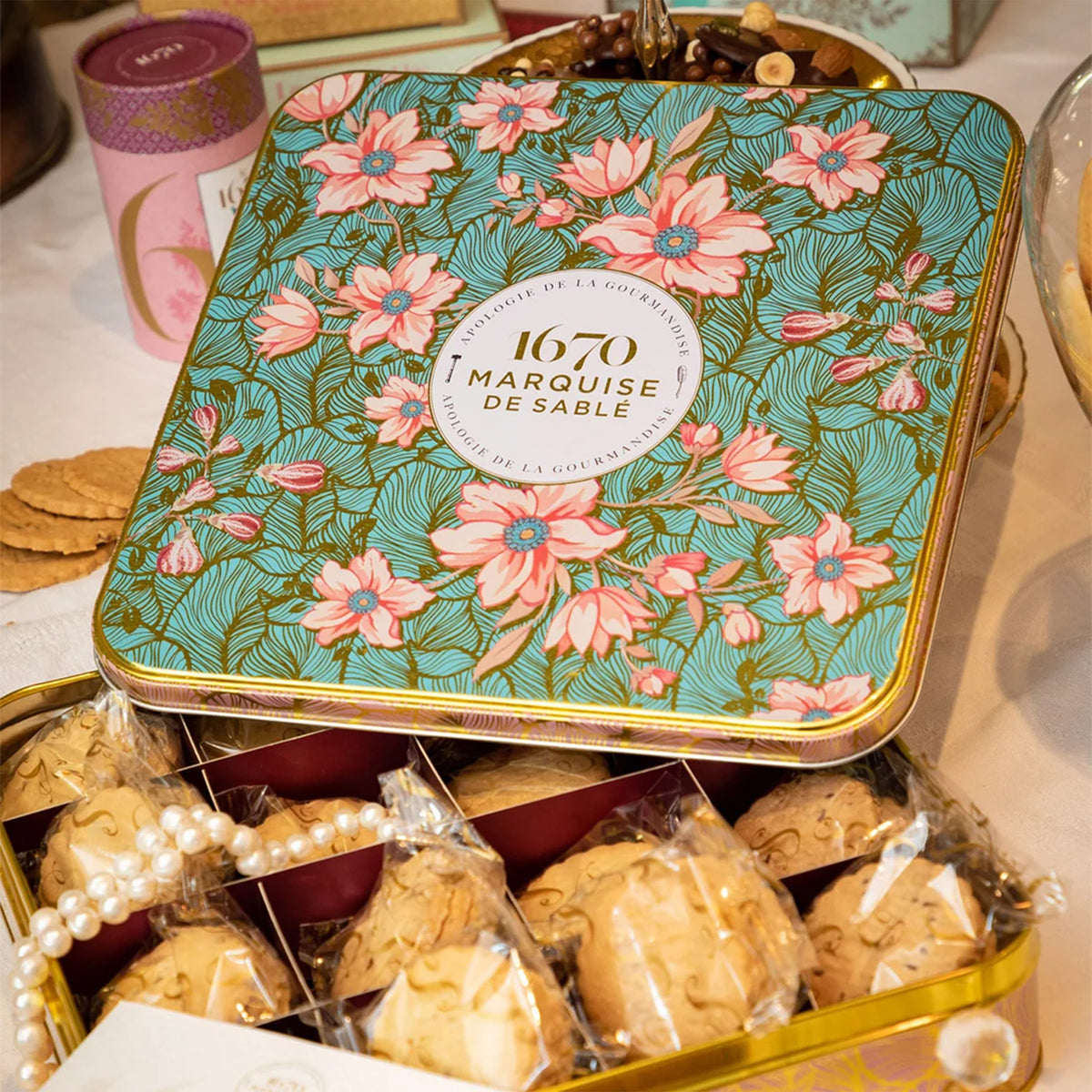 GREEN FLORAL BROCADE FRENCH BUTTER SHORTBREAD TIN