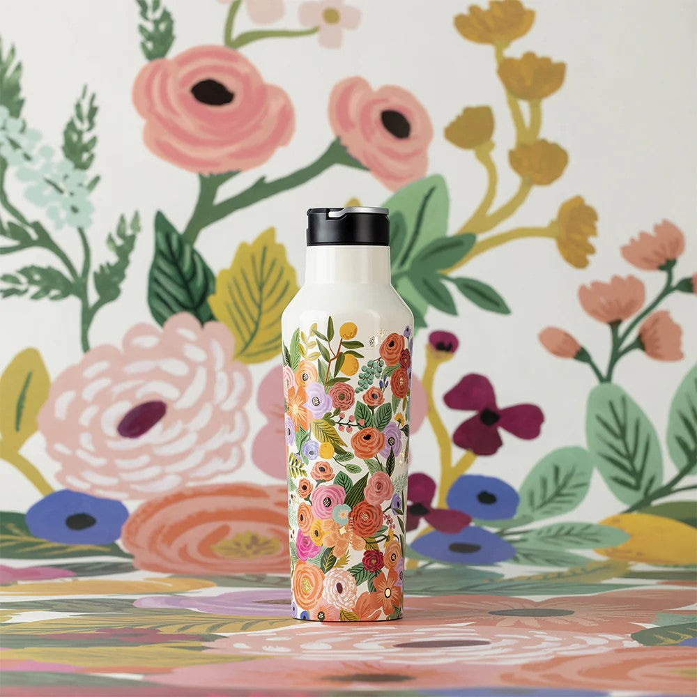 Fit for whatever makes you move, this floral print 20oz Sport Canteen pairs the prettiest pattern with a durable finish that's made to last. Great for home, office, tossing in your gym bag, or just making sure you're getting enough water throughout the day. Keeps things cold for 25 hours, hot for 12. 20 oz capacity.