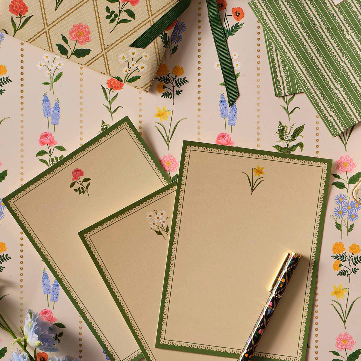 GARDEN STUDY FOLIO STATIONERY SET