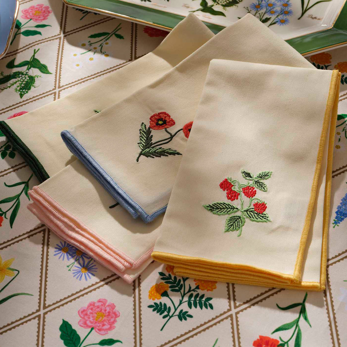 GARDEN STUDY NAPKINS - SET OF FOUR