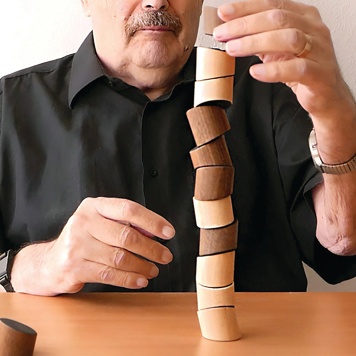 LOGGOS STACKING GAME
