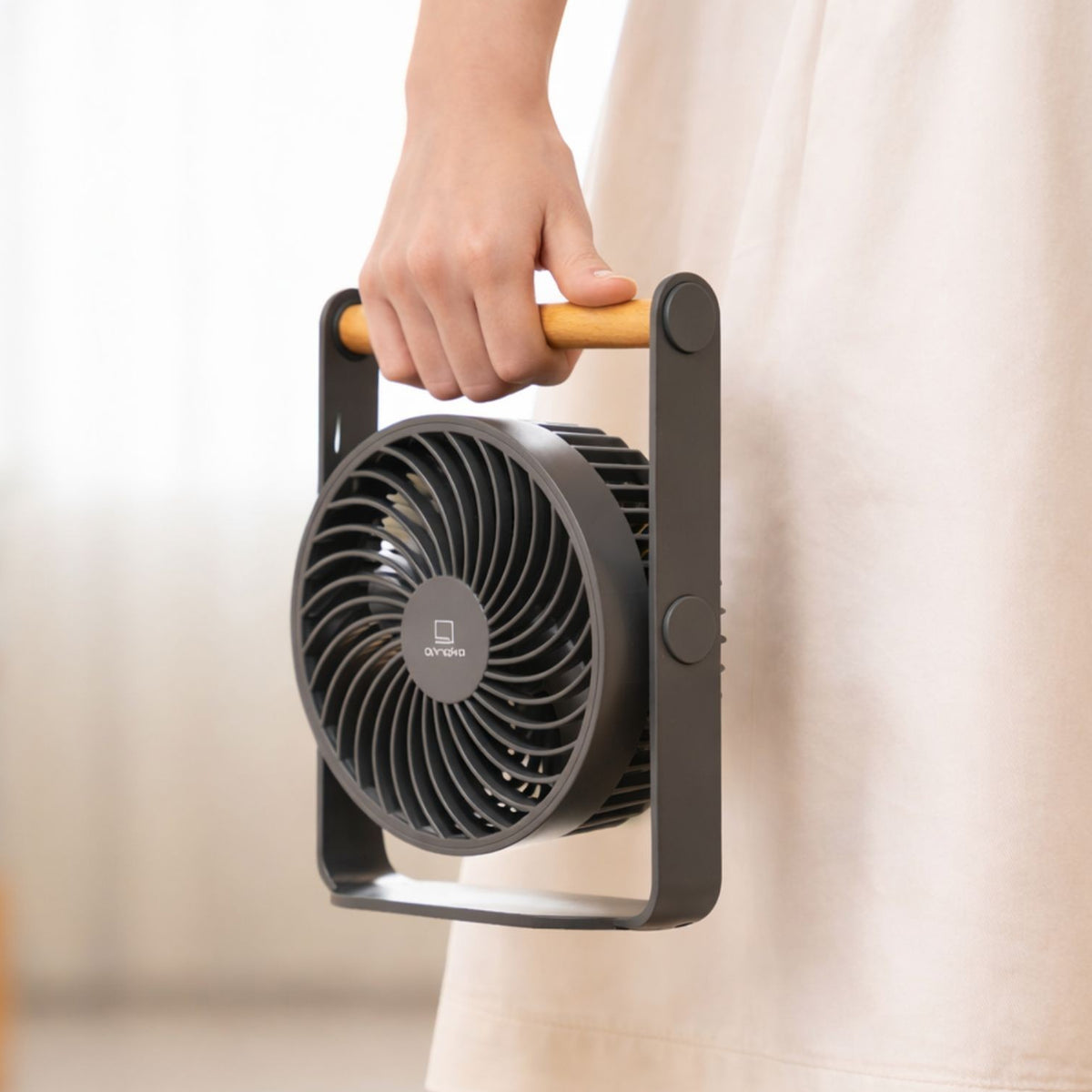 LYRA PORTABLE FAN