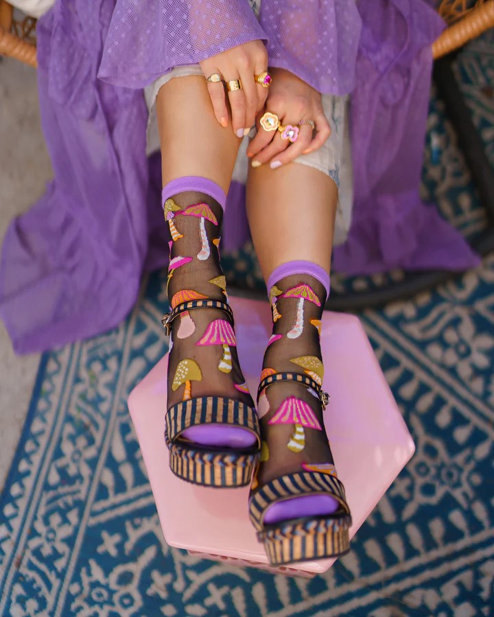 MAGIC MUSHROOM SHEER SOCKS