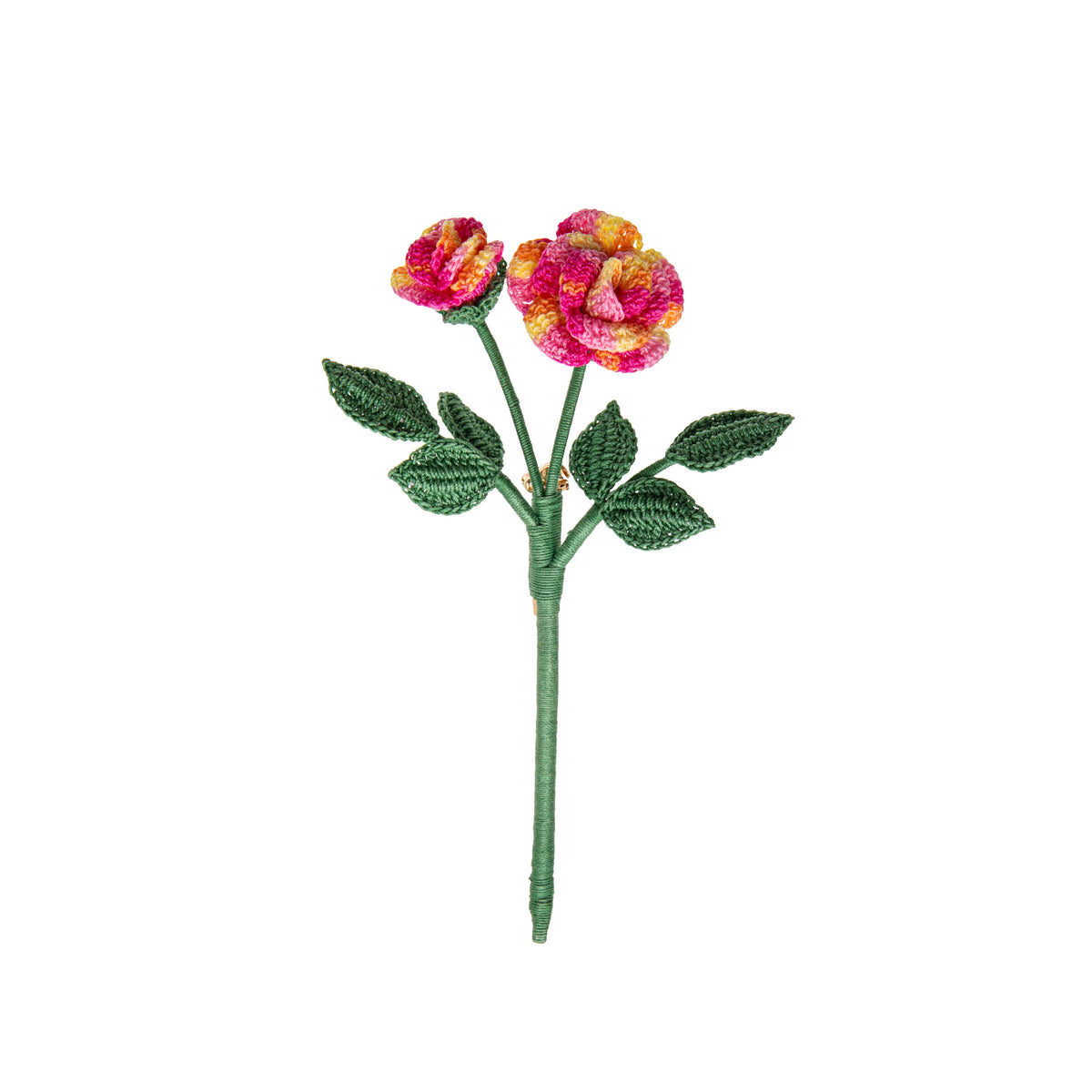 Micro-crochet Rose bouquet brooch with pink flowers and green leaves on a white background