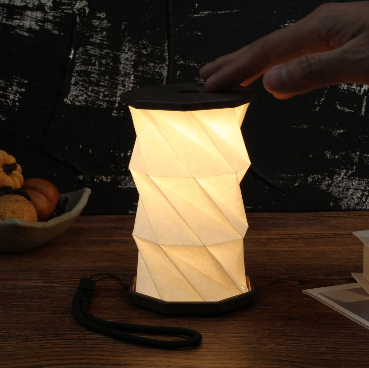 MINI TWIST HEXAGON LAMP