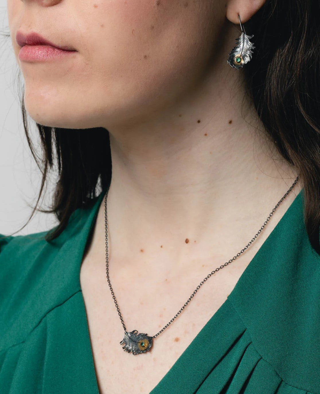 PEACOCK FEATHER PENDANT NECKLACE