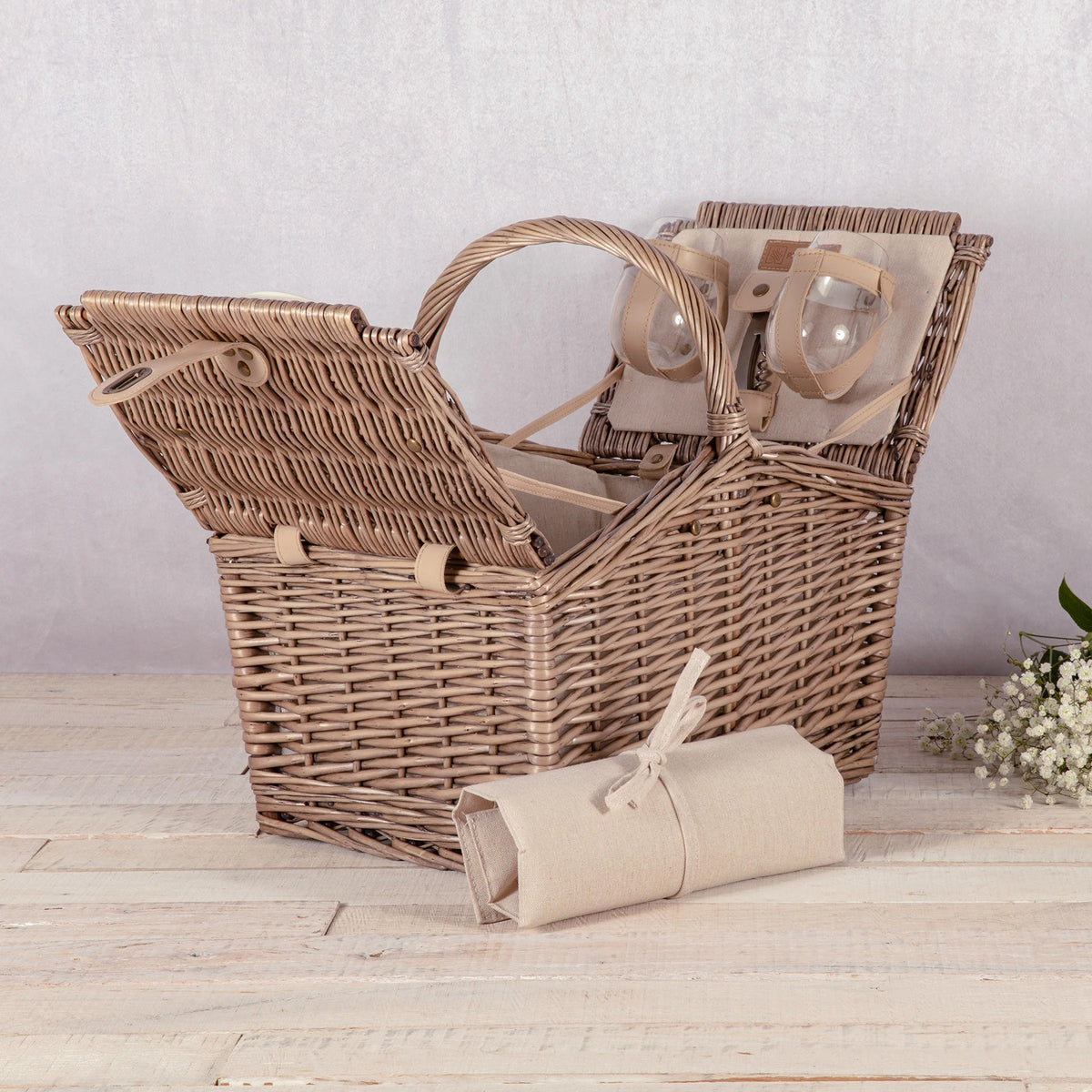 PICCADILLY PICNIC BASKET