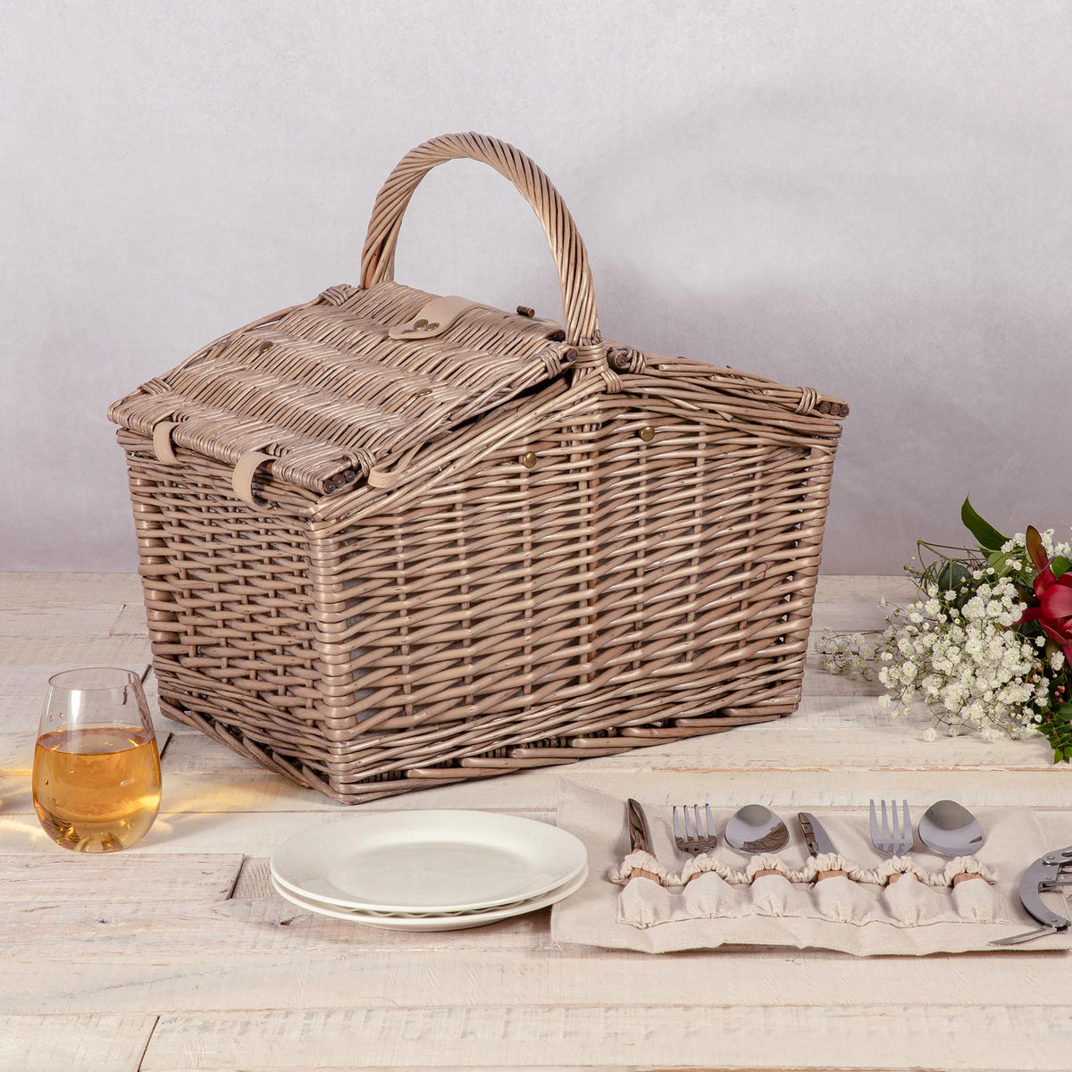 PICCADILLY PICNIC BASKET