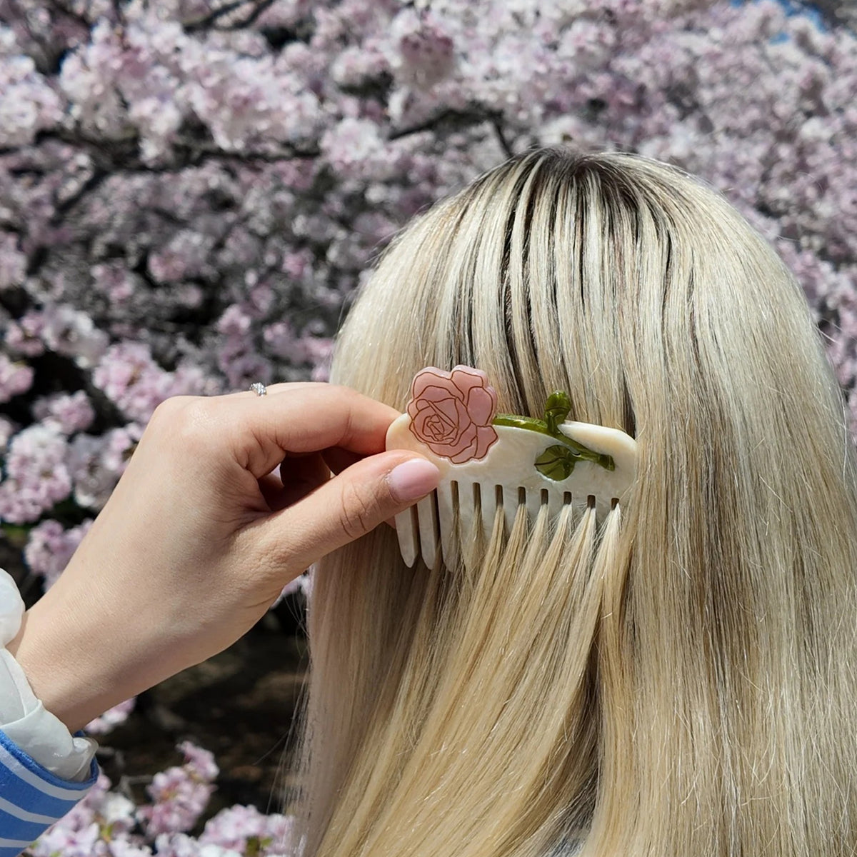 SPRING ROSE COMB
