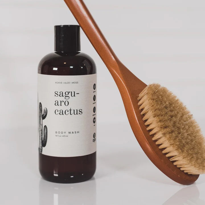 Agave | Aloe | Moss Introducing the new Saguaro Cactus Body Wash. This Saguaro Cactus scent is a spicy floral creation made up of cactus jade flower, agave, moss, and aloe. 16oz Vegan.ne