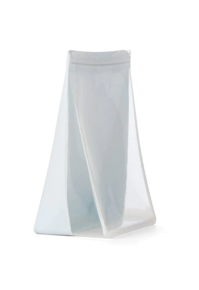 This eco-friendly, practical and stylish perfectly plastic-free stand-up bag will keep your food safely stored. Great for general food storage, leftovers or lunches. Use in place of 500+ single-use plastic bags! Made from pure silicone with no adhesives. Freezer, microwave, oven, dishwasher and sous vide safe. 50 oz.