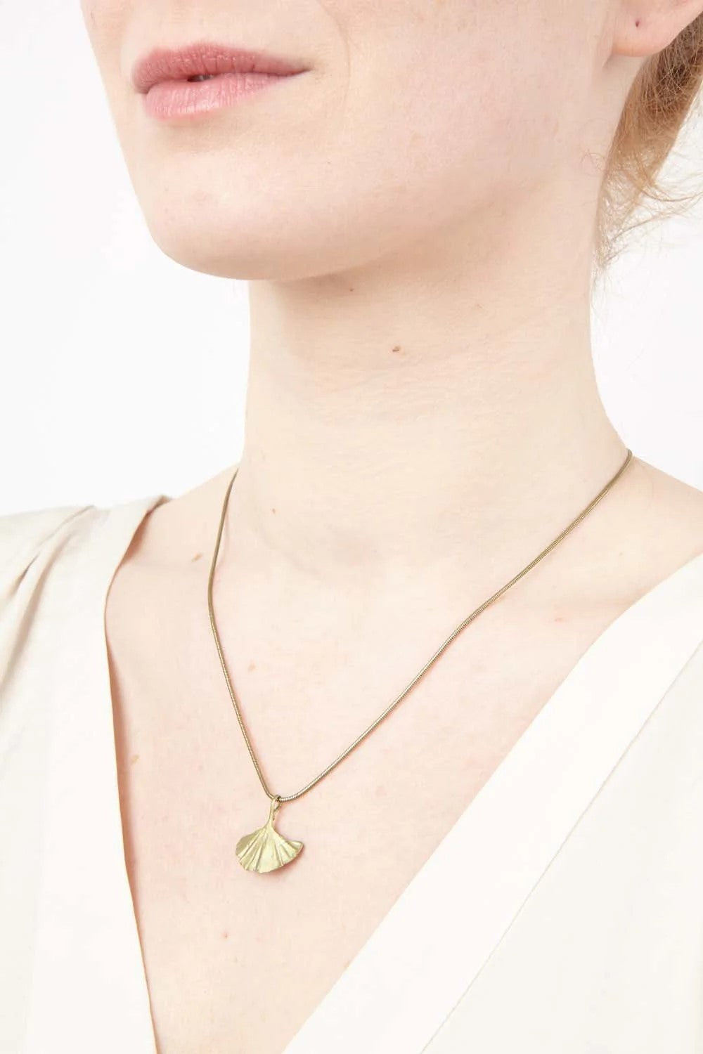 SINGLE LEAF GINKGO PENDANT NECKLACE