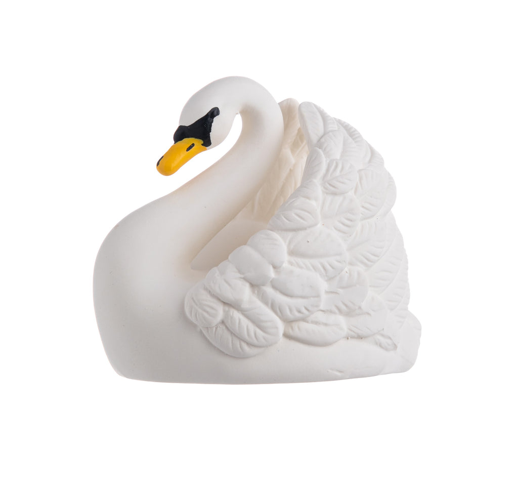 Make bath time go swimmingly with this charming swan-shaped bath toy. Lightweight and easy for little hands to hold. Helps little ones to practice movement and coordination, and of course, encourages bath-time play!  100% natural rubber, non-toxic, eco-friendly bath toy Dimensions: 3.4" x 3.4".