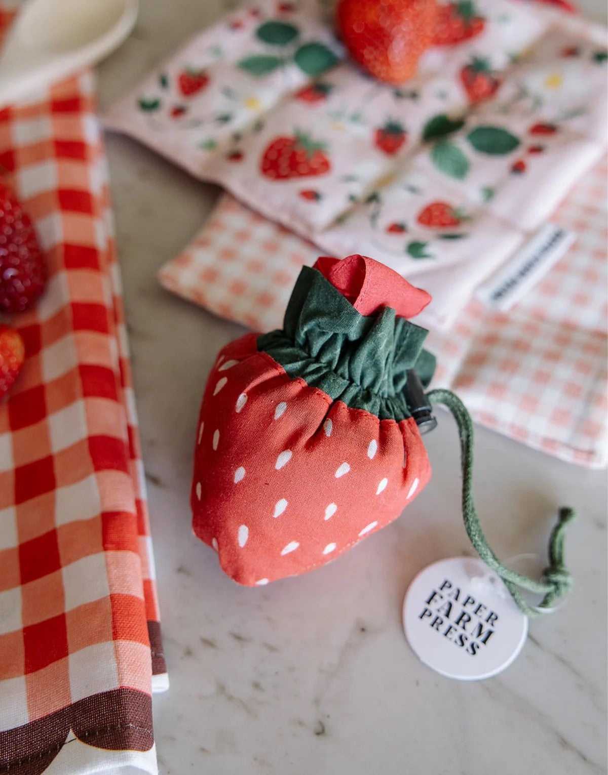 STRAWBERRY PACKABLE TOTE