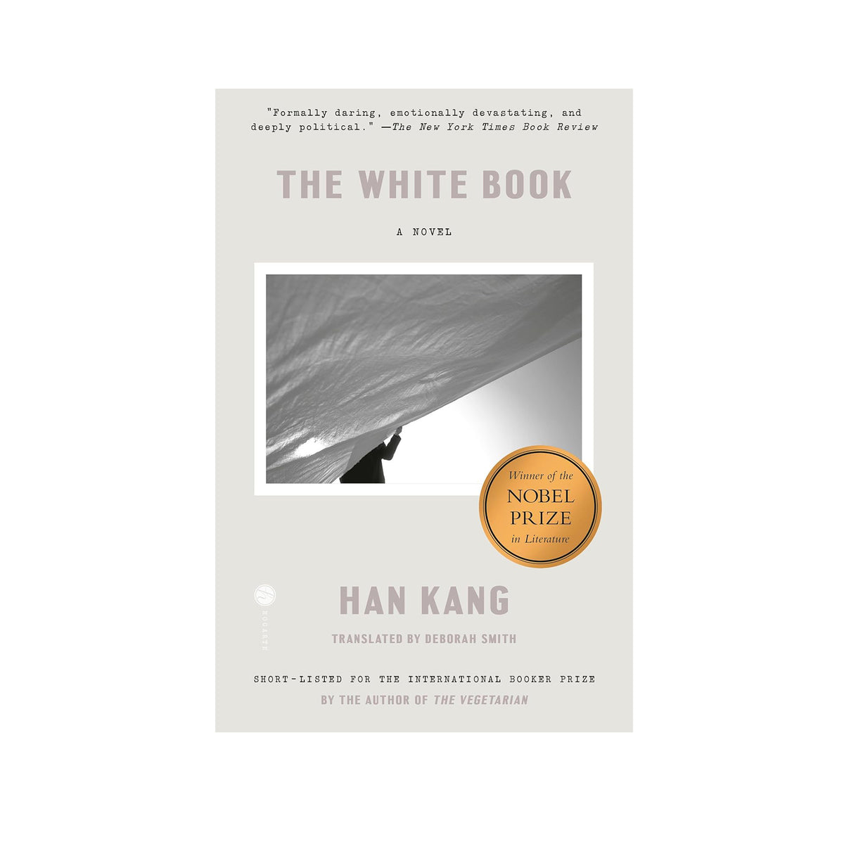 Book cover of &#39;The White Book&#39; by Han Kang with a gold诺贝尔奖 badge on a white background
