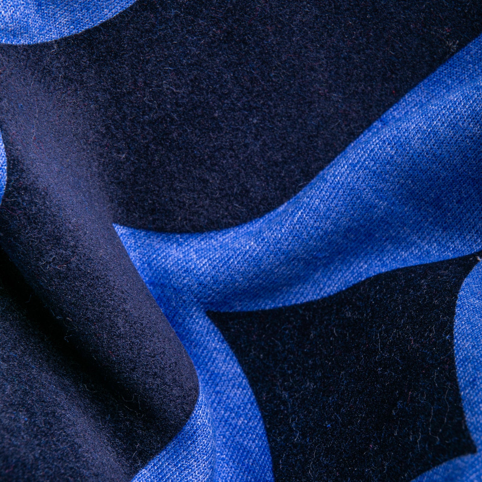 This cozy sweatshirt features our new Huntington H monogram. This cotton blend, round neck sweatshirt is great for cooler mornings and evenings and features a fuzzy interior for extra softness and warmth. 50% Cotton, 50% Polyester Soft brushed interior Features the Huntington H monogram Exclusive to The Huntington Store