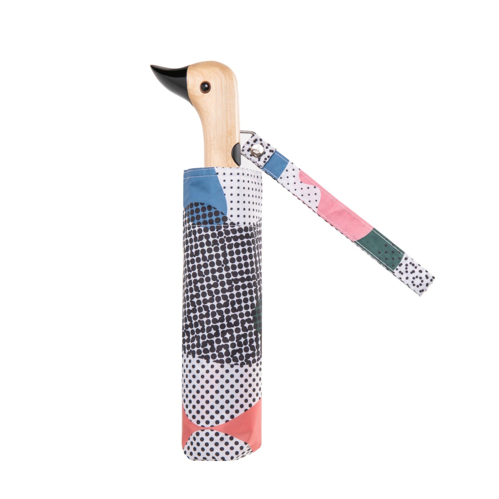 Don’t let a little rain ruffle your feathers with this Duck Head umbrella! Original Duckhead umbrellas are designed for everyday use and go-anywhere durability. Designed from 100% recycled plastic bottles, each canopy is environmentally conscious without compromising on performance. This travel essential umbrella fits into any backpack or tote bag whilst ensuring full coverage.