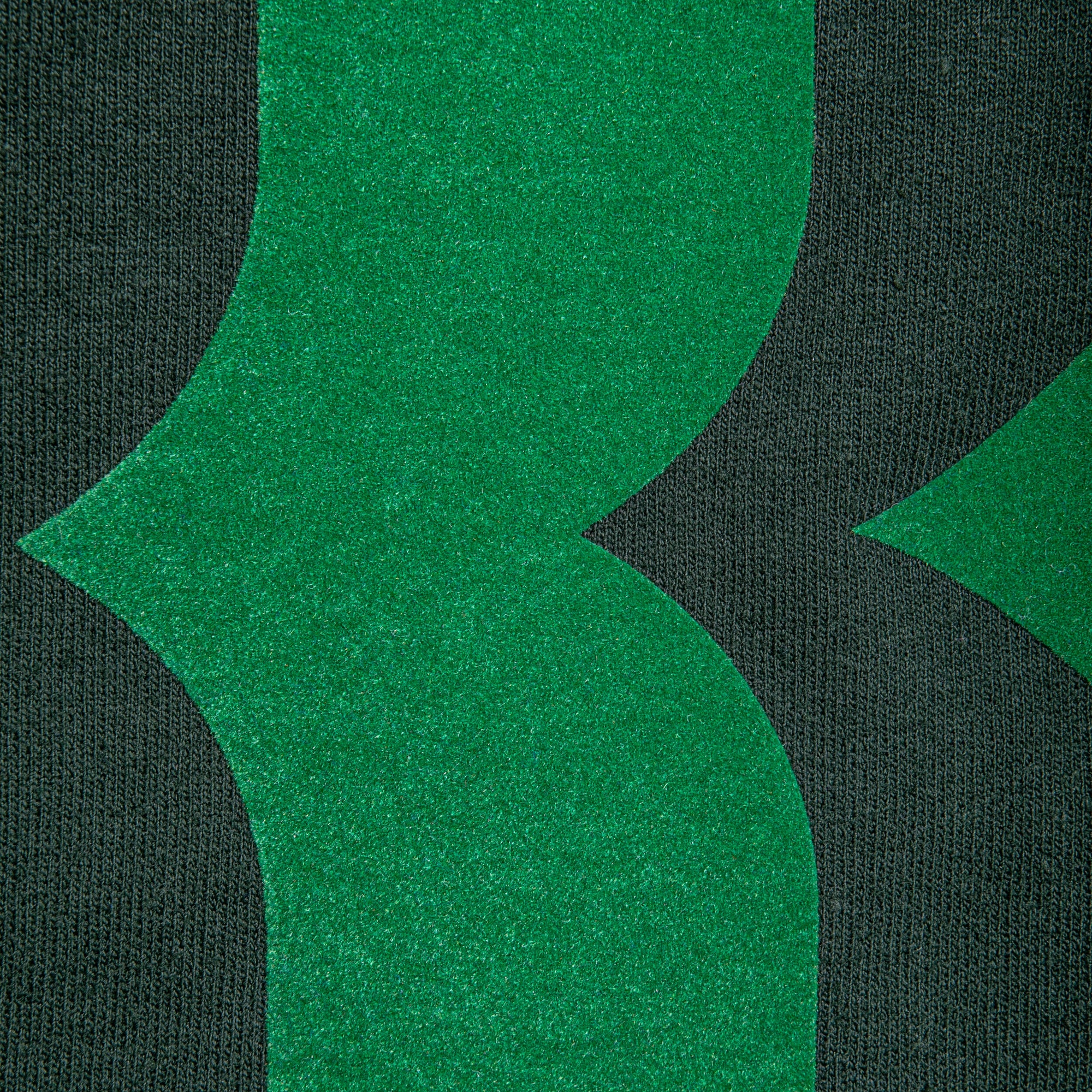 This cozy sweatshirt features our new Huntington H monogram. This cotton blend, round neck sweatshirt is great for cooler mornings and evenings and features a fuzzy interior for extra softness and warmth. 50% Cotton, 50% Polyester Soft brushed interior Features the Huntington H monogram Exclusive to The Huntington Store