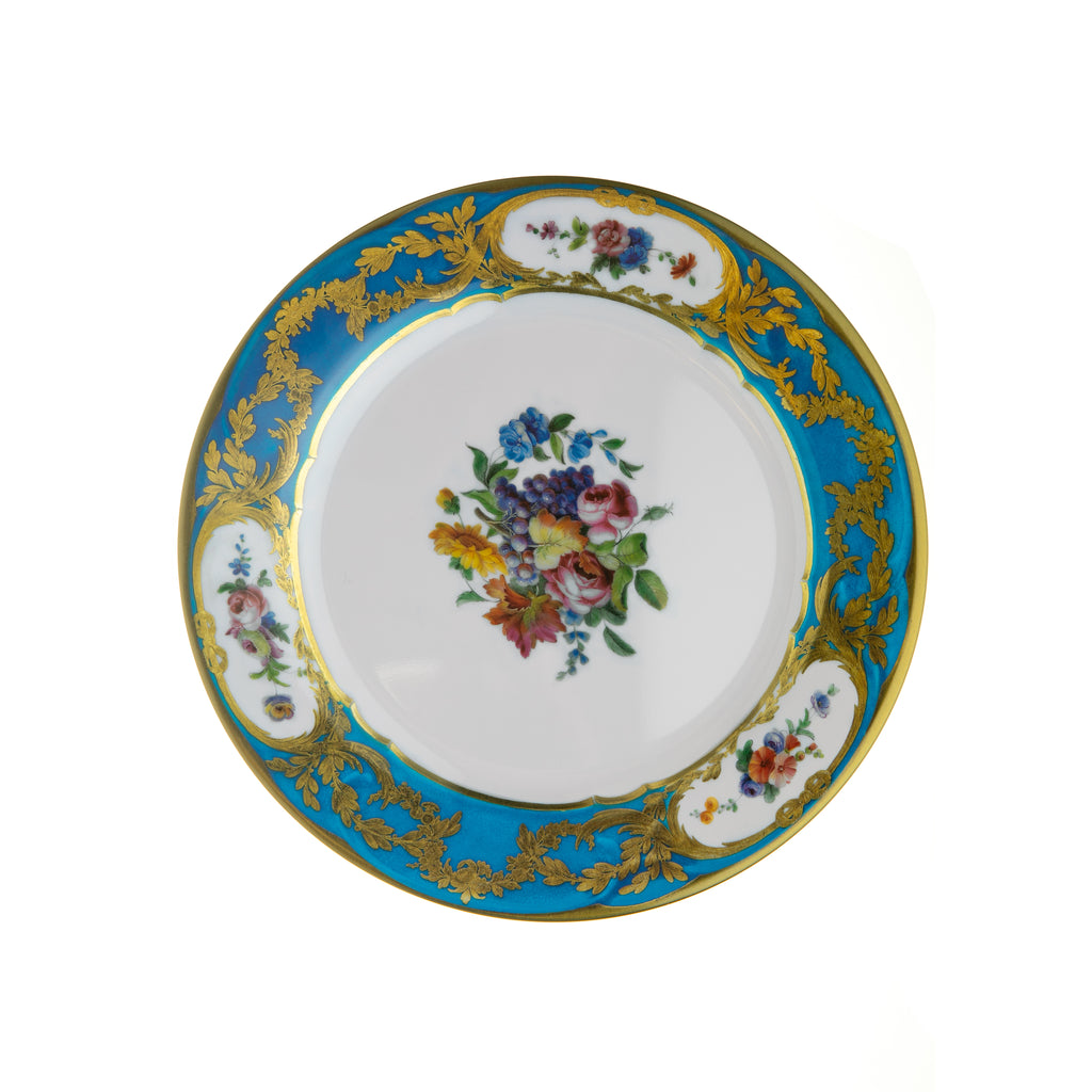 This striking tin plate design is taken from a Sèvres service given as a diplomatic gift by King Louis XVI of France to the Duchess of Manchester, the wife of the British Ambassador to the court of Versailles. This colorful design will add a regal touch to your table setting.