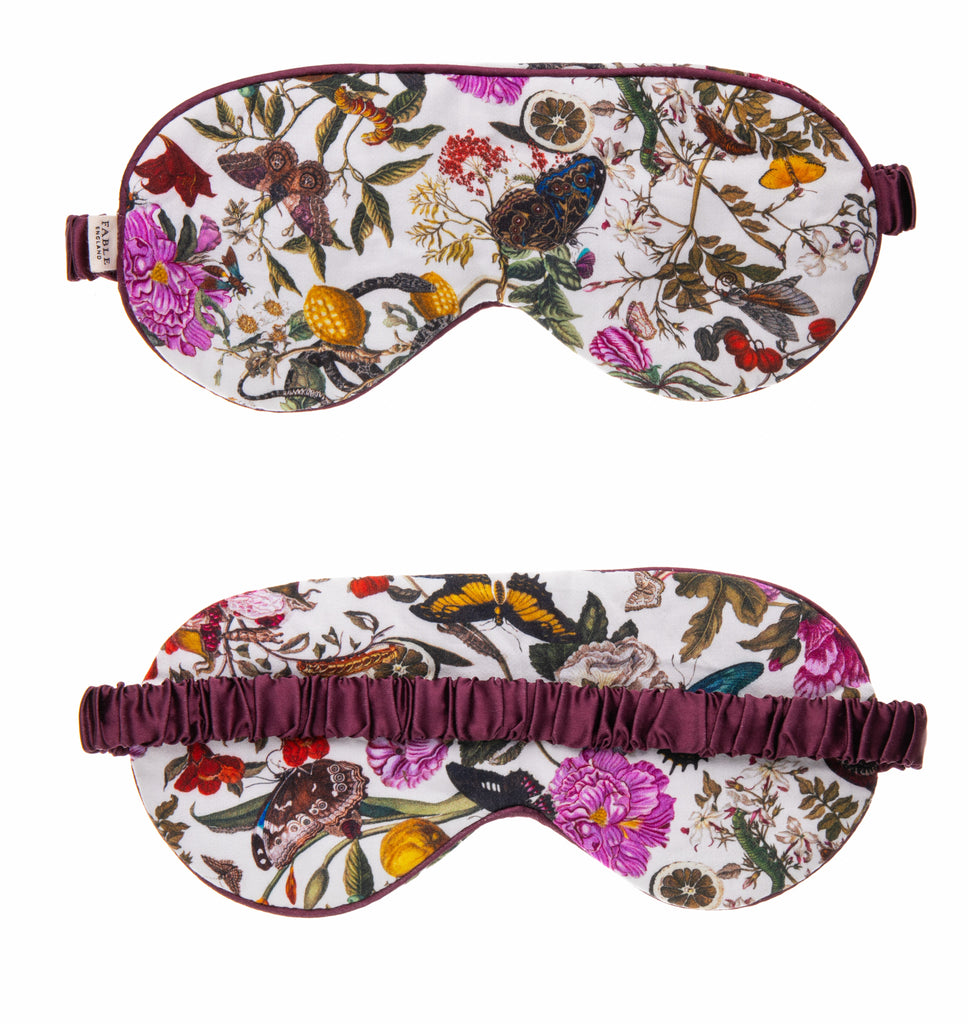 Drift into a peaceful slumber with this soft sleep mask. Crafted from premium viscose, it gently covers your eyes while the elastic headband offers a snug fit.