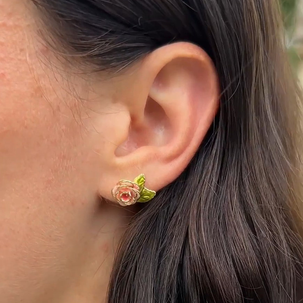VINTAGE ROSE STUD EARRINGS