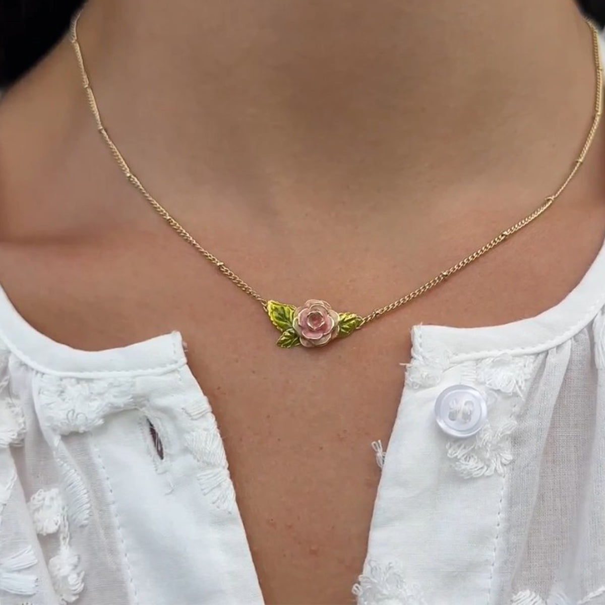 VINTAGE ROSE NECKLACE