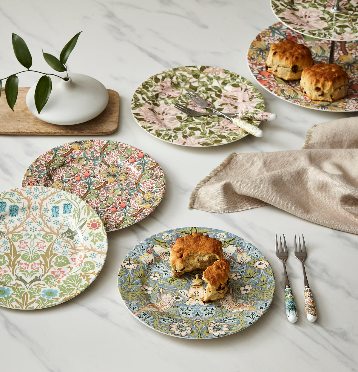 WILLLIAM MORRIS PLATE SET