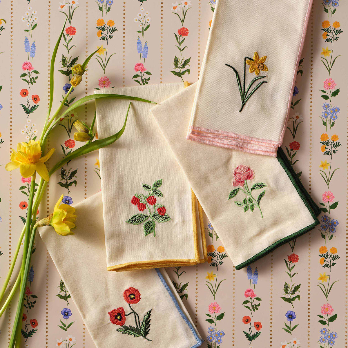 GARDEN STUDY NAPKINS - SET OF FOUR