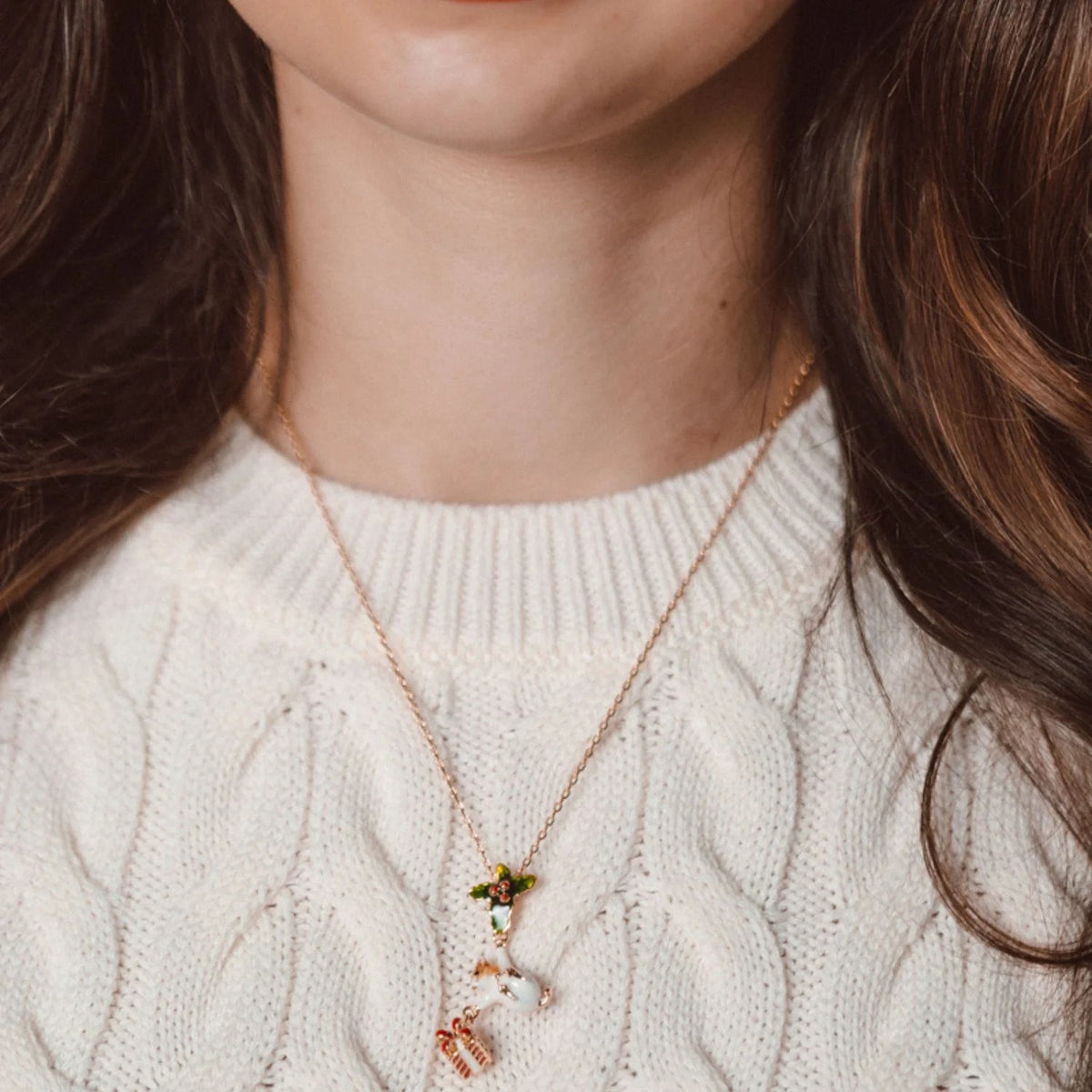 HOLIDAY MOUSE PENDANT NECKLACE