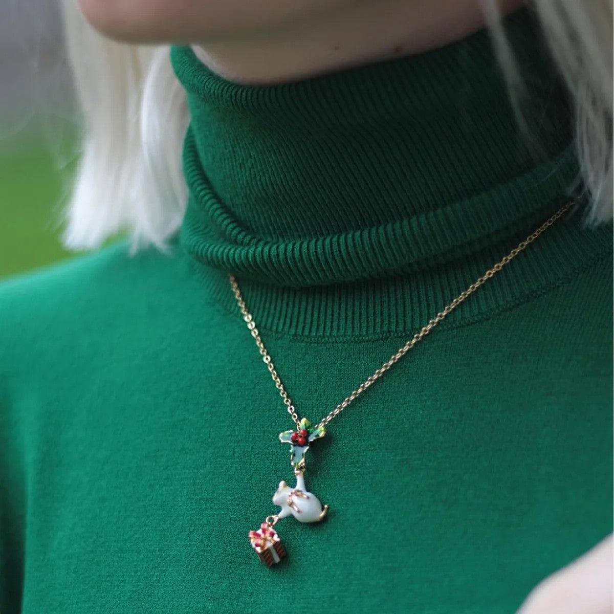HOLIDAY MOUSE PENDANT NECKLACE