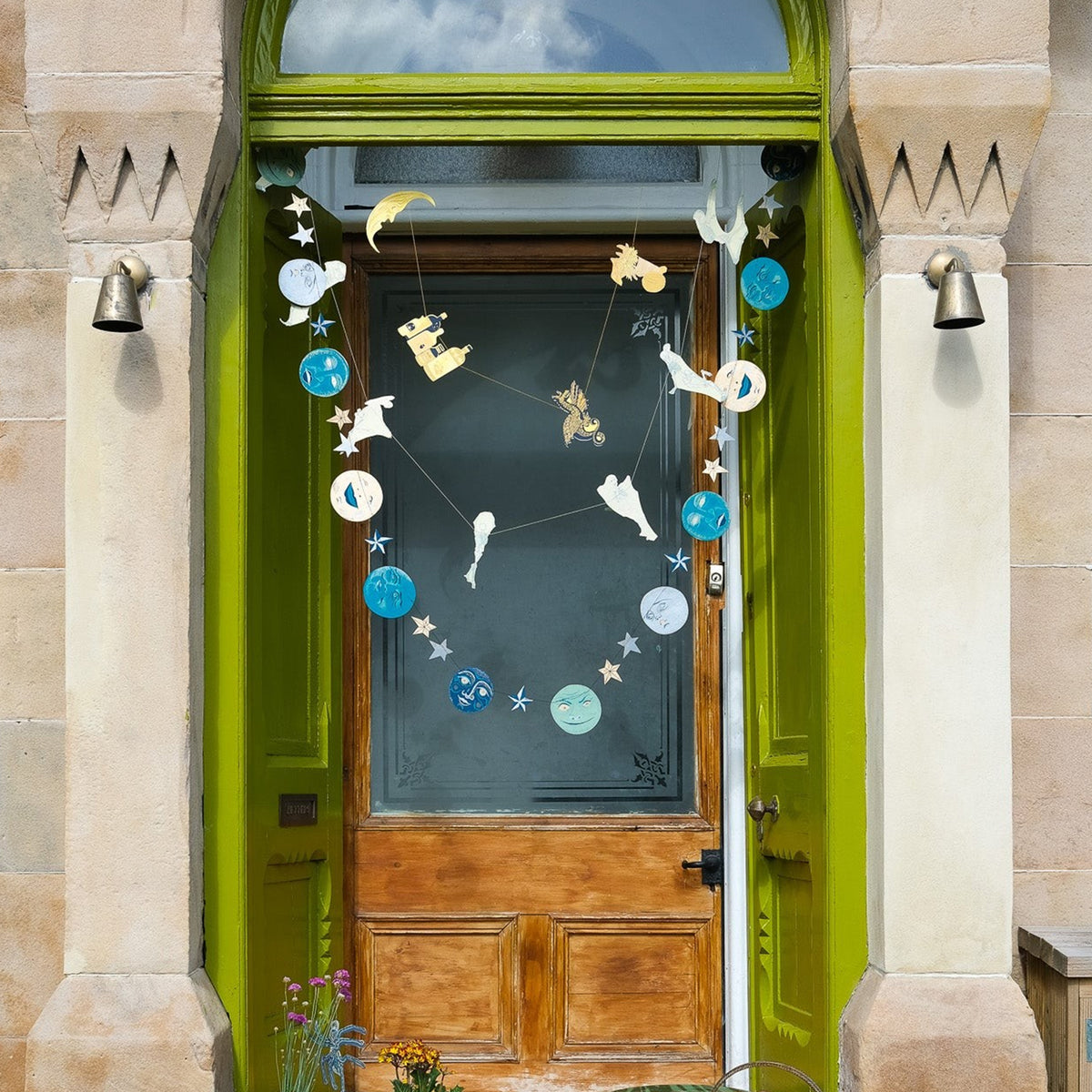 MAN ON THE MOON GARLAND