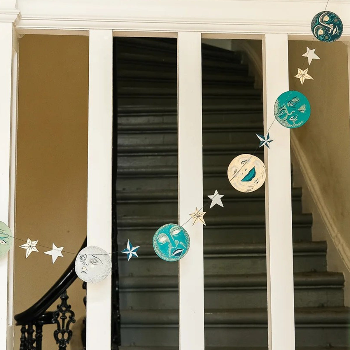 MAN ON THE MOON GARLAND