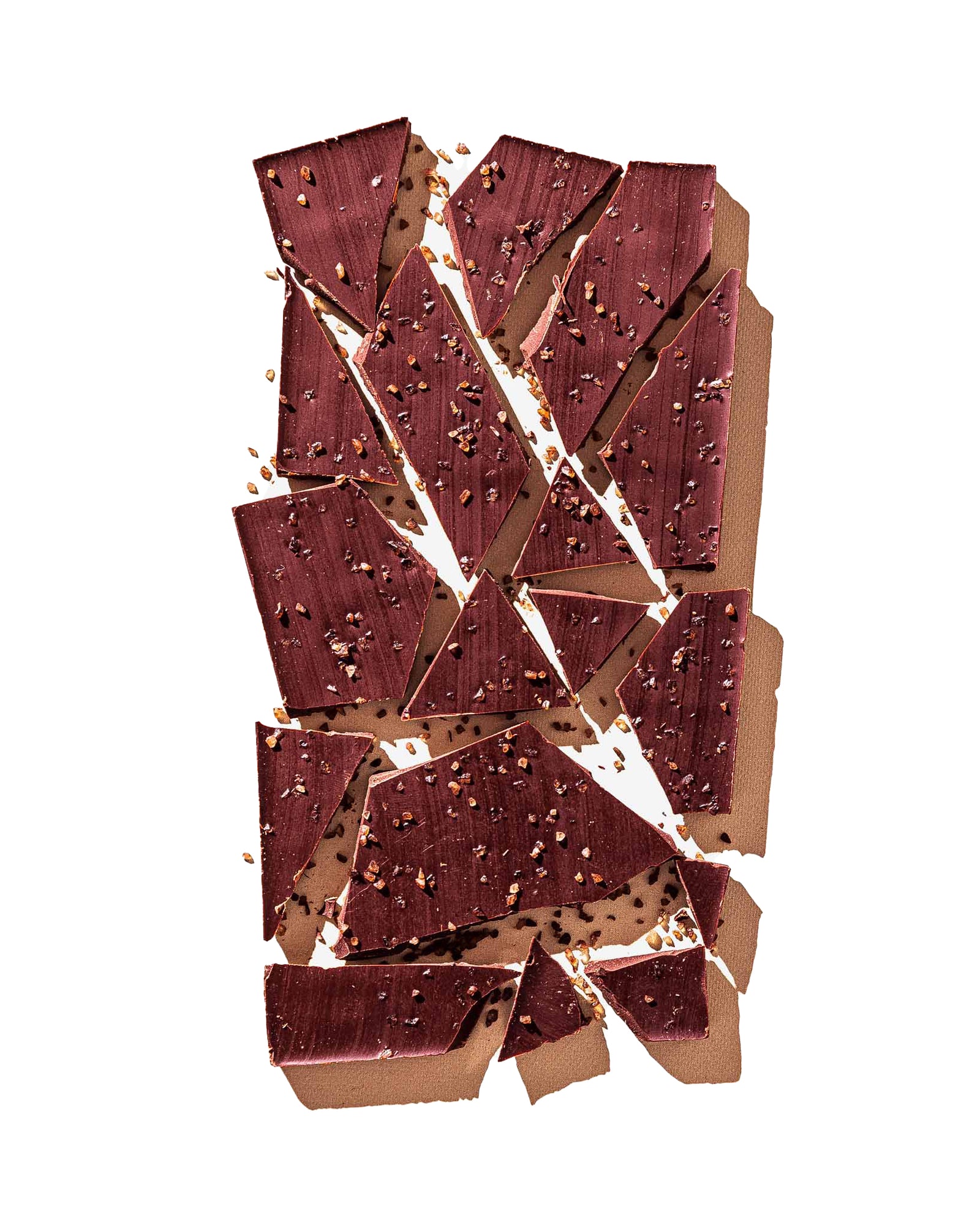 This gourmet bar combines luxuriously silky dark chocolate with a sprinkling of smoked sea salt, making this a delicious and elegant twist on a classic. Decadently delicious, with an art deco style design, this chocolate is sure to be the star of the show. Dark chocolate bar (75% cacao) with smoked sea salt. Vegan and gluten free