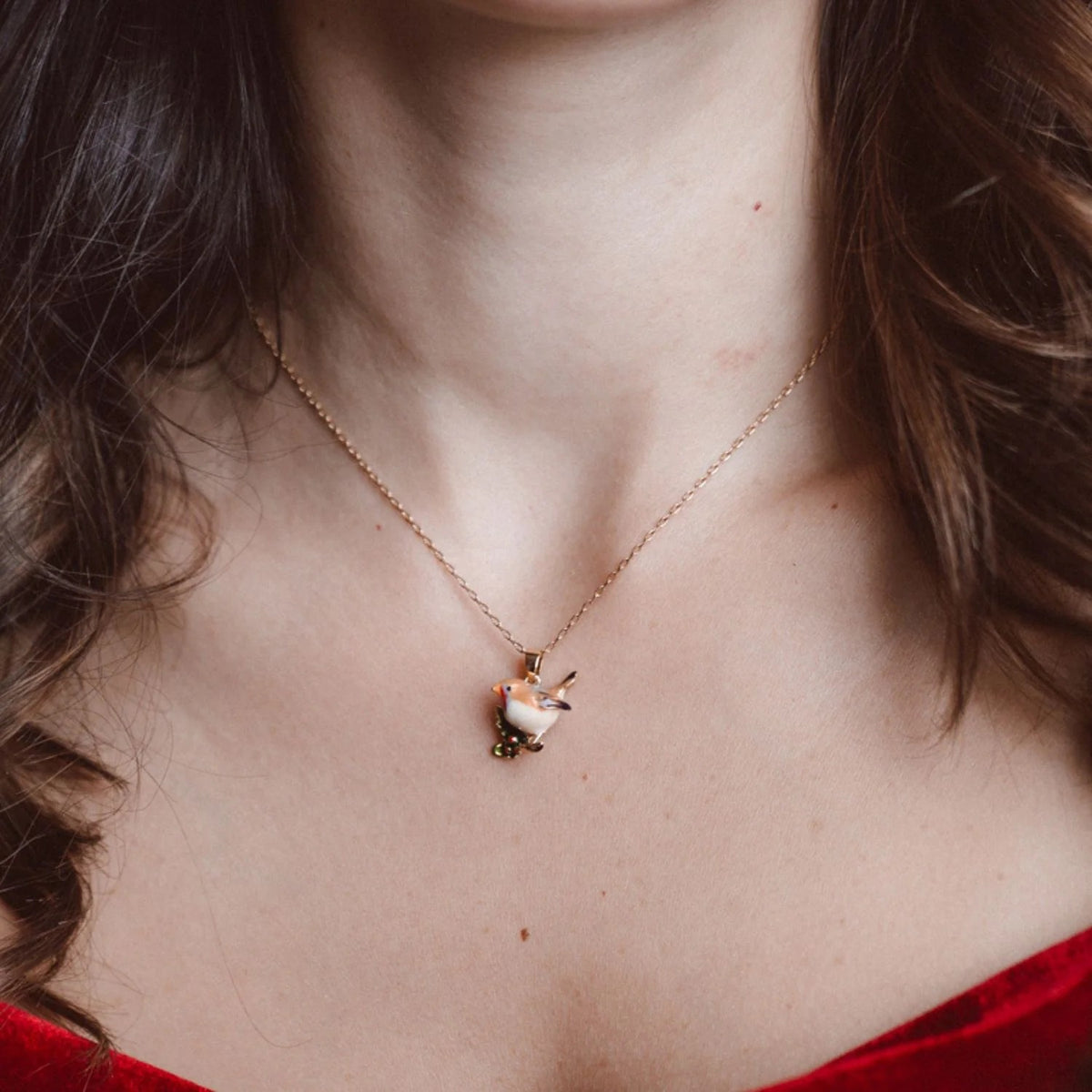 ROBIN PENDANT NECKLACE