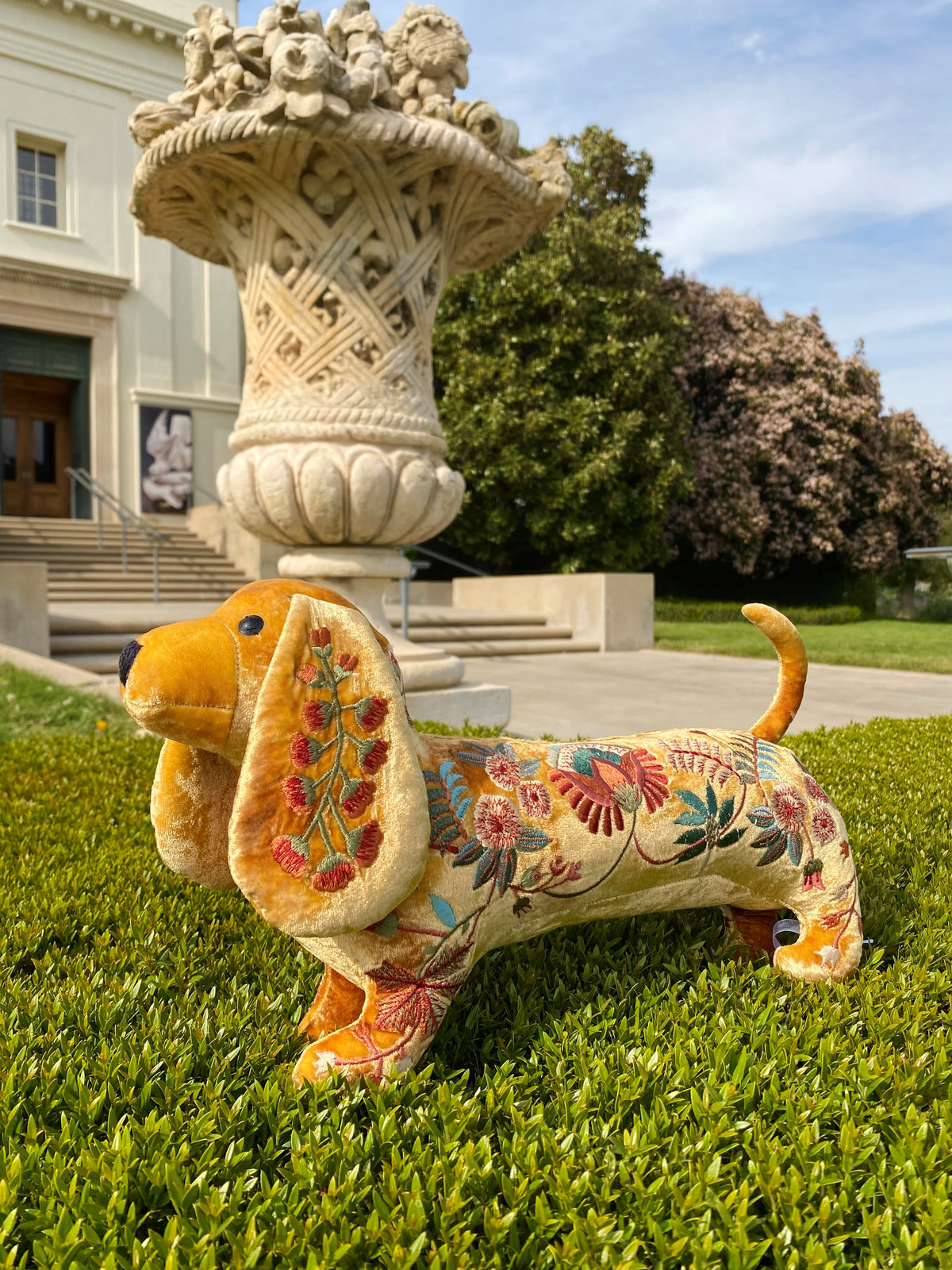 LUXE EMBROIDERED DACHSHUND