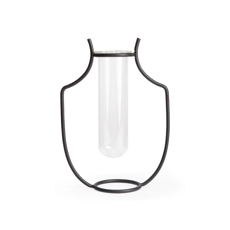 A stylish, modern way to cultivate your cuttings. Simply fill the glass tube with water, place in a warm, sunlit space, add your cutting and wait for roots to grow. Can also be used to display flowers, or keep cut herbs fresh and ready to use in your kitchen. Size: 4" x 5" x 2" Metal frame with glass tube